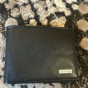 Calvin Klein Men’s Bifold wallet